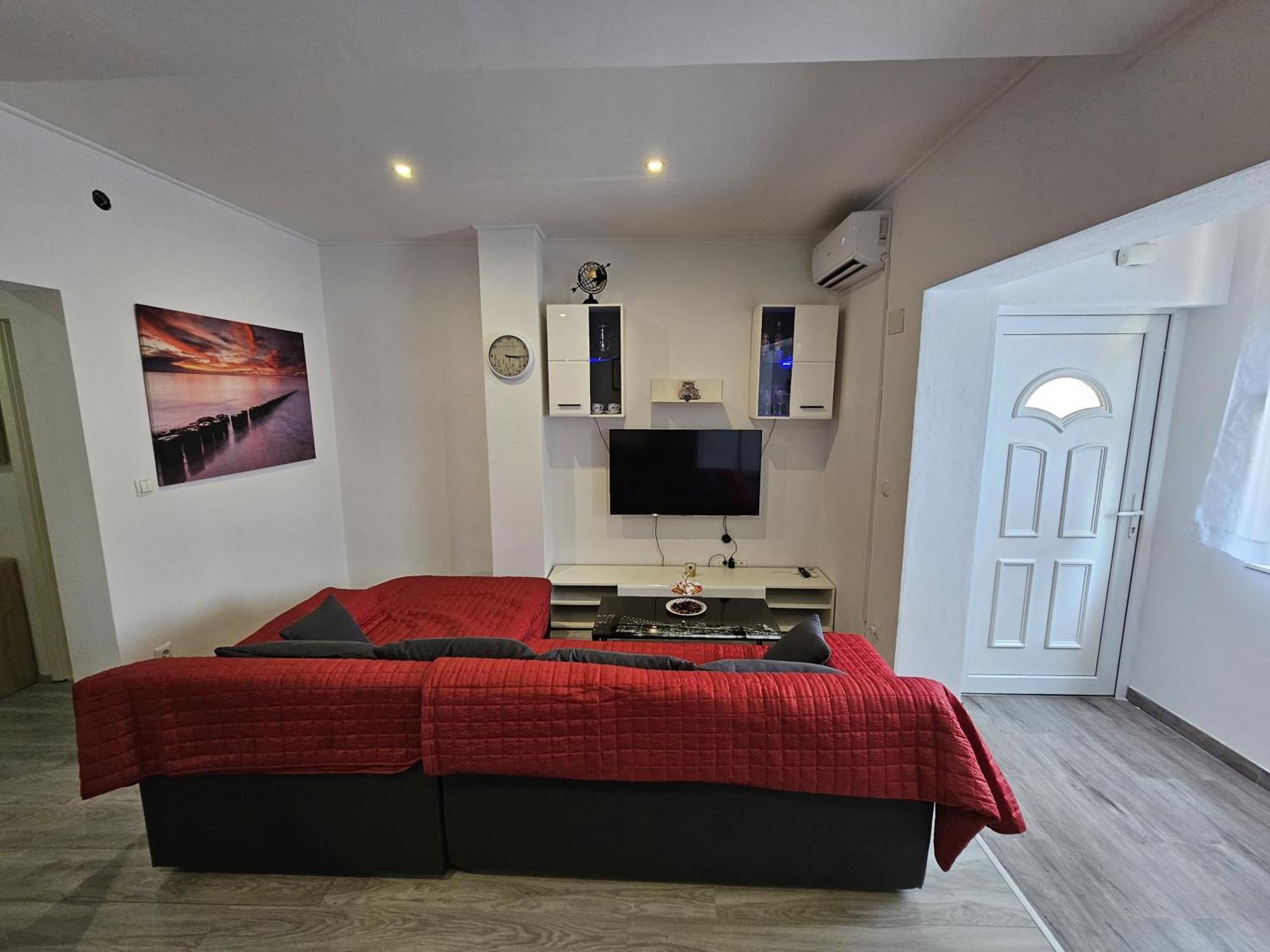 Modern Apartment Nikola In A Quiet Area Kaštel Stari Dış mekan fotoğraf